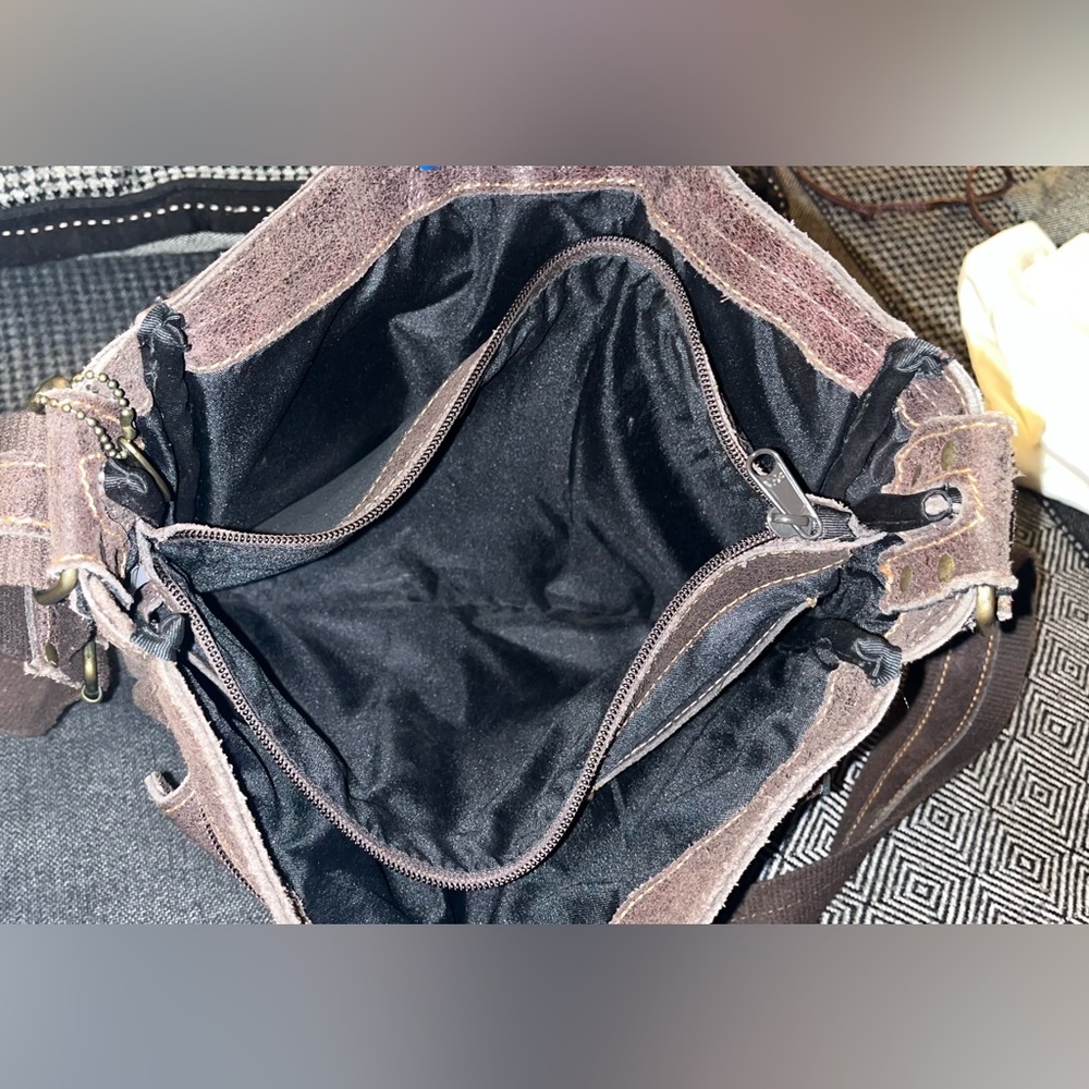 🍫 GUC distressed leather / suede unisex messenger bag rows of pockets 💼 🤩 - Picture 9 of 11